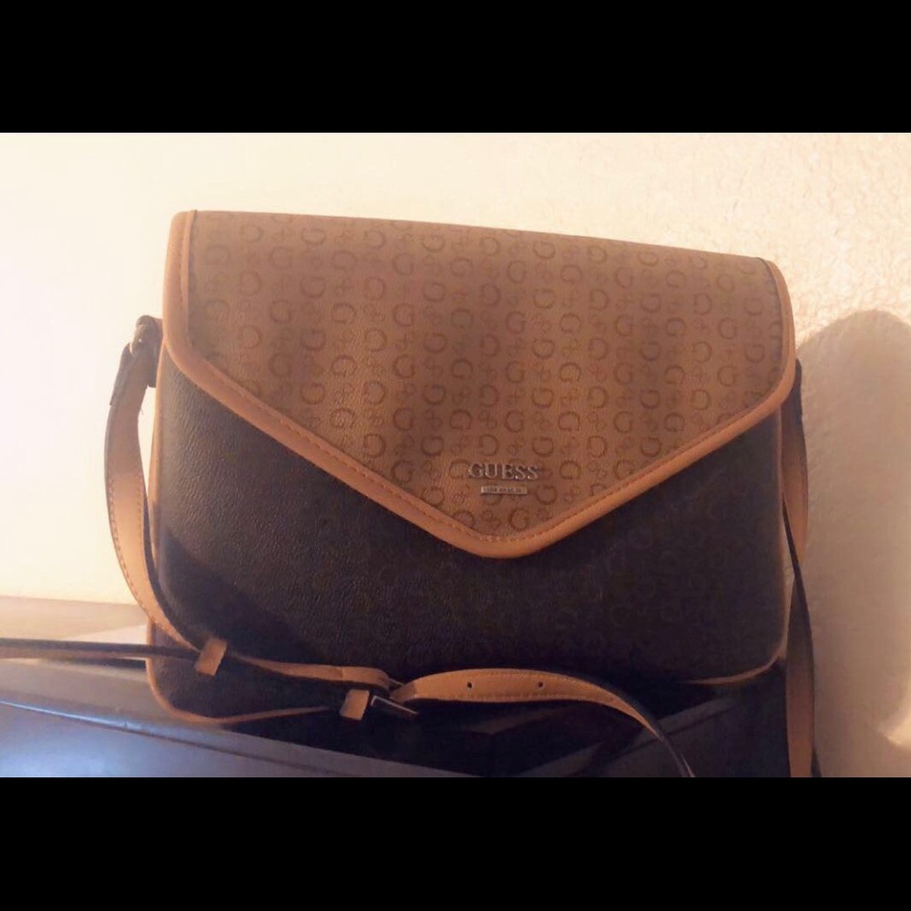 ❌SOLD❌Guess Crossbody 🤎